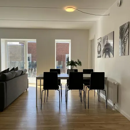 Spacious For 8 In Eternitten Lejlighed
